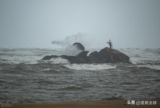 今夜登陆越南！海南暴雨狂风肆虐防护指南速存j9九游会真人第一品牌台风 “博罗依”(图3)