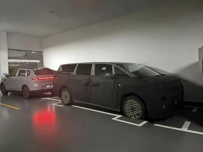 位全尺寸旗舰产品激光雷达+高阶智驾会火九游会·j9网站零跑全新MPV曝光定(图5) 位全尺寸旗舰产品激光雷达+高阶智驾会火九游会·j9网站零跑全新MPV曝光定(图5)